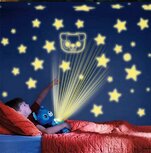 Knuffelbeer met lichtgevende sterrenhemel-sterrenprojector.