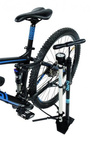 fietspomp en fietsstandaard Hybrid met manometer