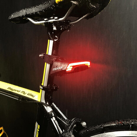 achterlicht met afstandsbediening en laser USB