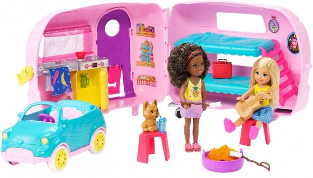 Club Chelsea cabriolet met caravan meisjes