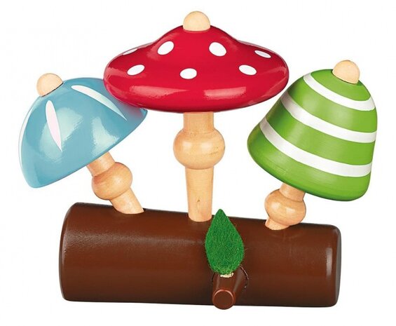 houten tollen op boomstam 3 stuks