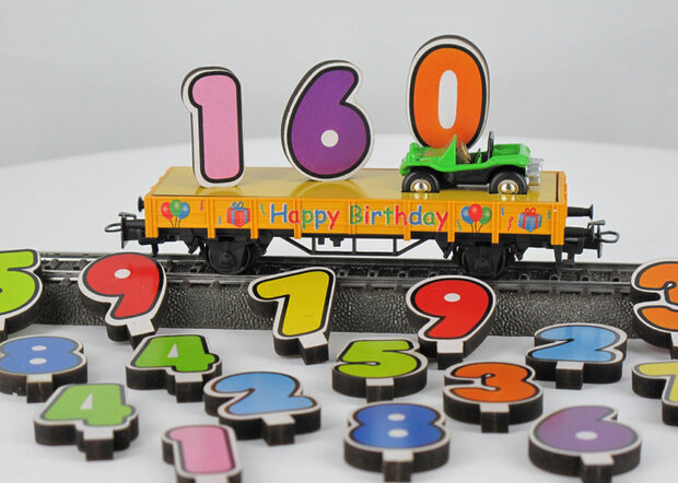 goederenwagon happy birthday Start Up 11,5 cm 21-delig