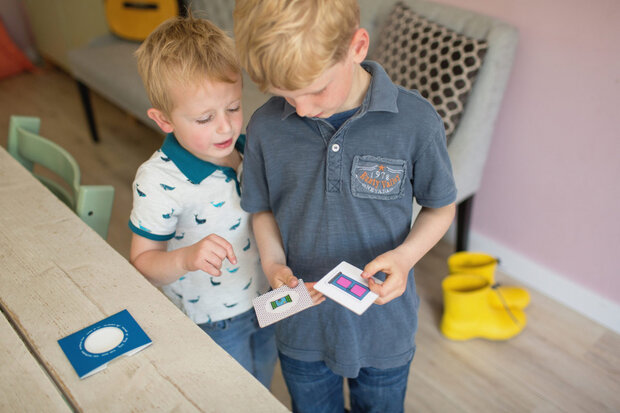 kinderspel Speurtocht karton wit/blauw/geel 123-delig