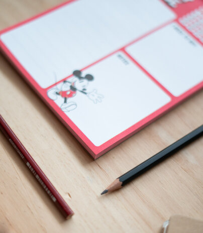 familieplanner Mickey Mouse A5 papier rood 54 vellen