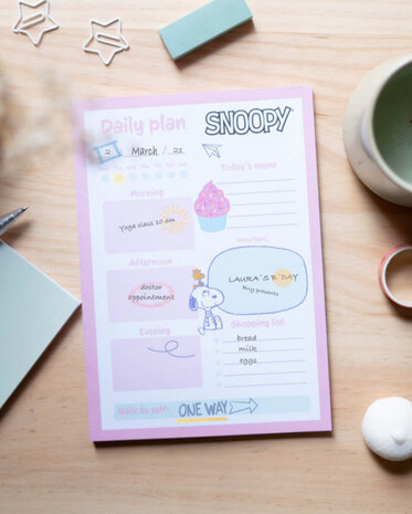 familieplanner Snoopy A5 papier roze/wit 54 vellen