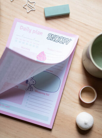 familieplanner Snoopy A5 papier roze/wit 54 vellen