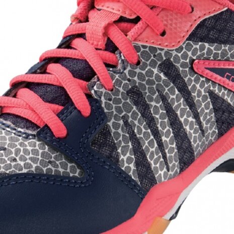 Yonex