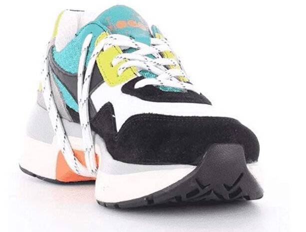 Diadora