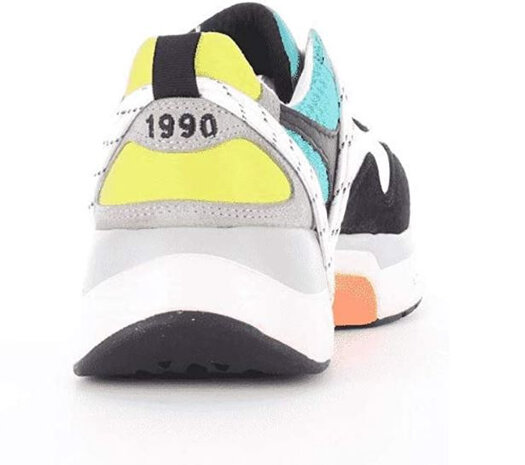 Diadora