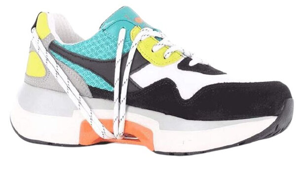 Diadora