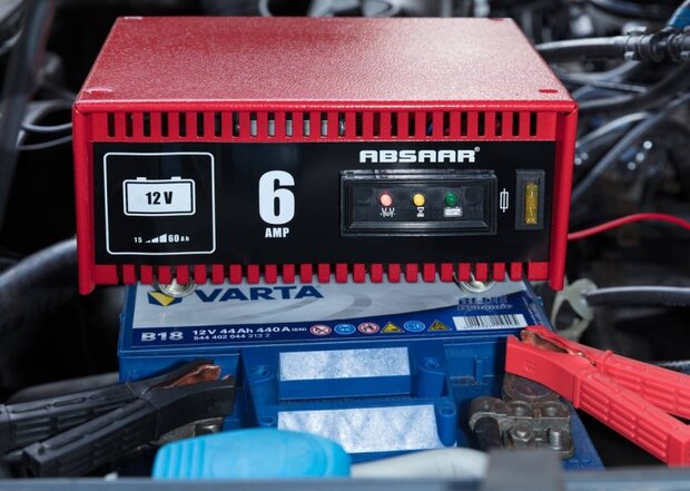 acculader 12 Volt 15-60 Ah 6 A rood