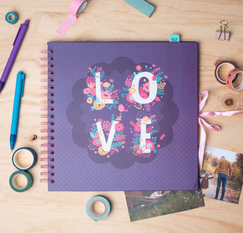 fotoalbum Love 26 x 26 cm ringband paars 40 pagina&#039;s
