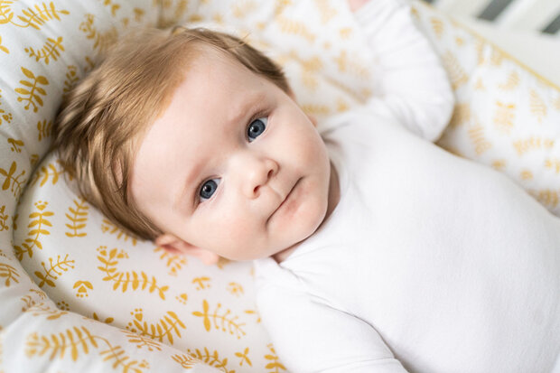 babynest Oragnic Botanic junior katoen geel/wit