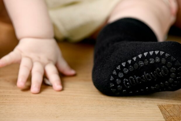 sokjes antislip junior zwart maat 17/19
