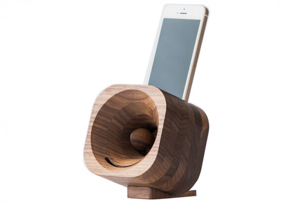versterker iPhone 5(s/se) en iPod Touch 5/6 hout bruin
