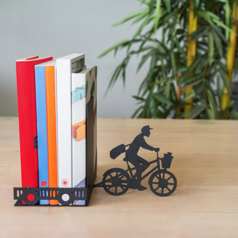 boekensteun Postman 17 x 27 cm metaal zwart