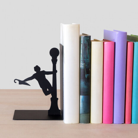 boekensteun Singing&nbsp;In&nbsp;The&nbsp;Rain 17 x 27 cm metaal zwart