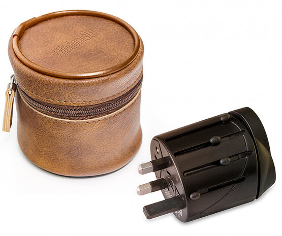 reisstekker universeel 6 cm ABS zwart
