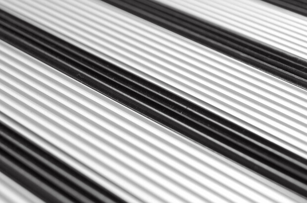 huishoudtrap 1-treeds 44 x 69 cm aluminium zilver