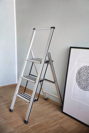 huishoudtrap 3-treeds 44 x 119 cm aluminium zilver