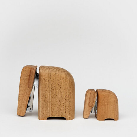 nietmachine Olifant kalf 8,7 x 7 cm hout naturel