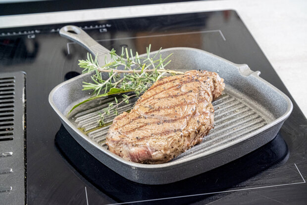 grillpan Deluxe 23 x 23 cm gietijzer grijs