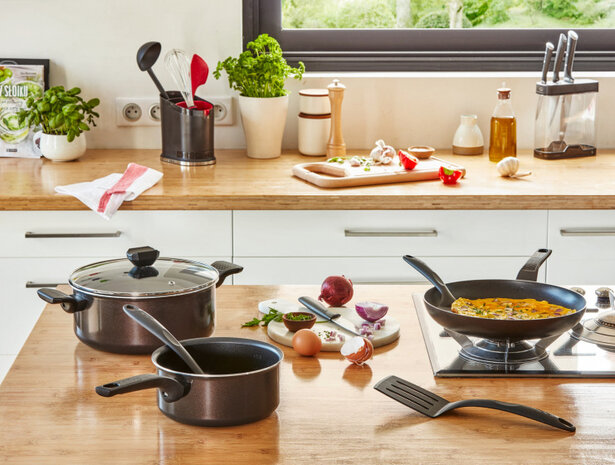 kookpan Cook &amp; Clean 4,7 liter 24 cm aluminium zwart