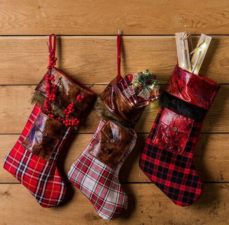 kerstsok Sukka 35 cm textiel rood/bruin