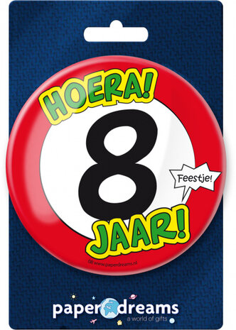 button Hoera! 8 jaar! junior 10 cm staal rood/wit