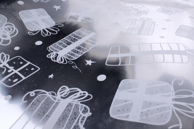 cadeaufolie gifts metallic 70 x 150 cm zilver/wit