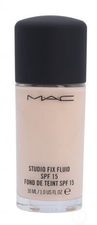 foundation Studio Fix Fluid SPF15 30 ml NC10 naturel