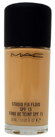 foundation Studio Fix Fluid SPF15 30 ml NC40 naturel