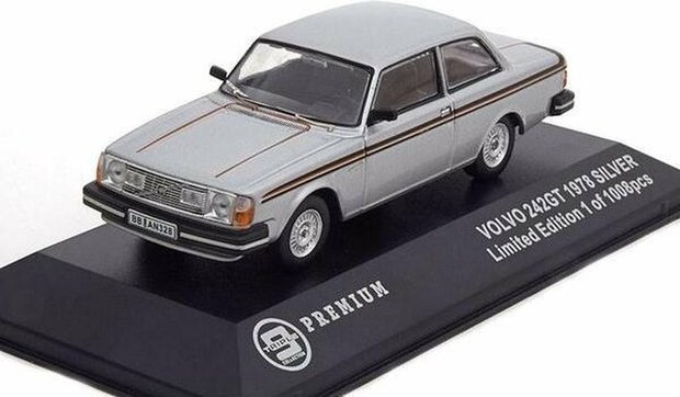 Volvo 242 GT 1978 Zilver 1-43 Triple 9 Collection Limited 1008 Pieces